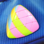 Moyu Aosu Megamorphix 4x4 stickerless-pink