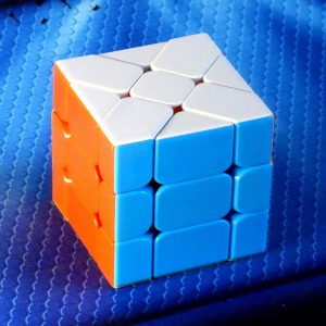 Головоломка Fanxin Fisher Cube stickerless
